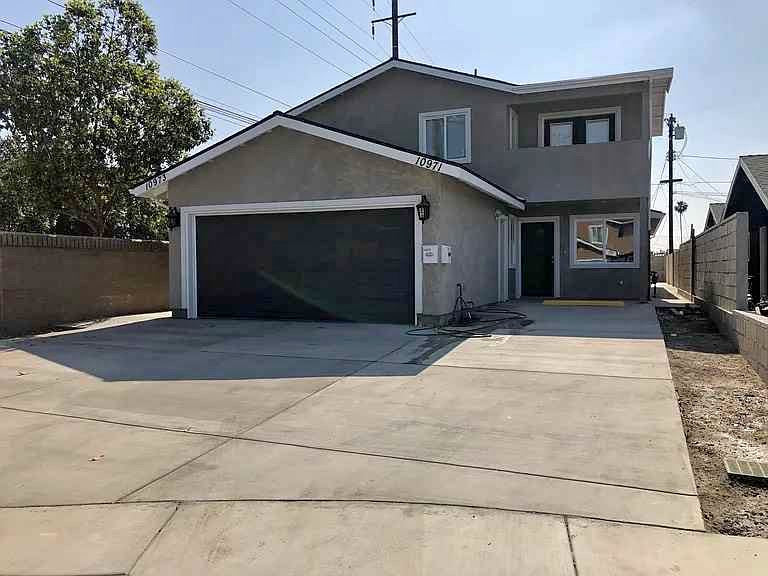 2 Beds 1 Bath - House