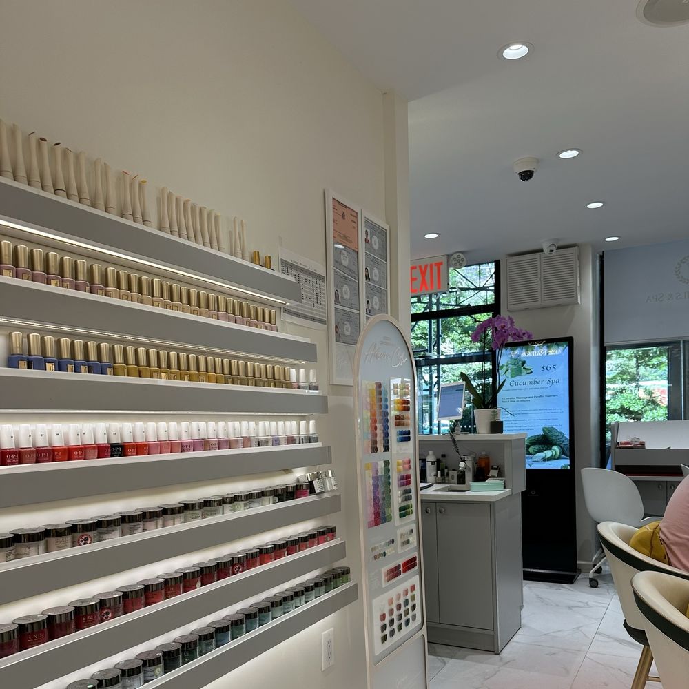 Sang Tiệm Nail Tại Newport Beach, California