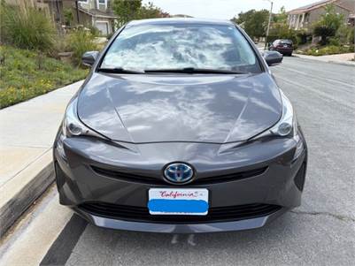 2017 Toyota Prius – $13,000  Clean Title • Một Đời Chủ