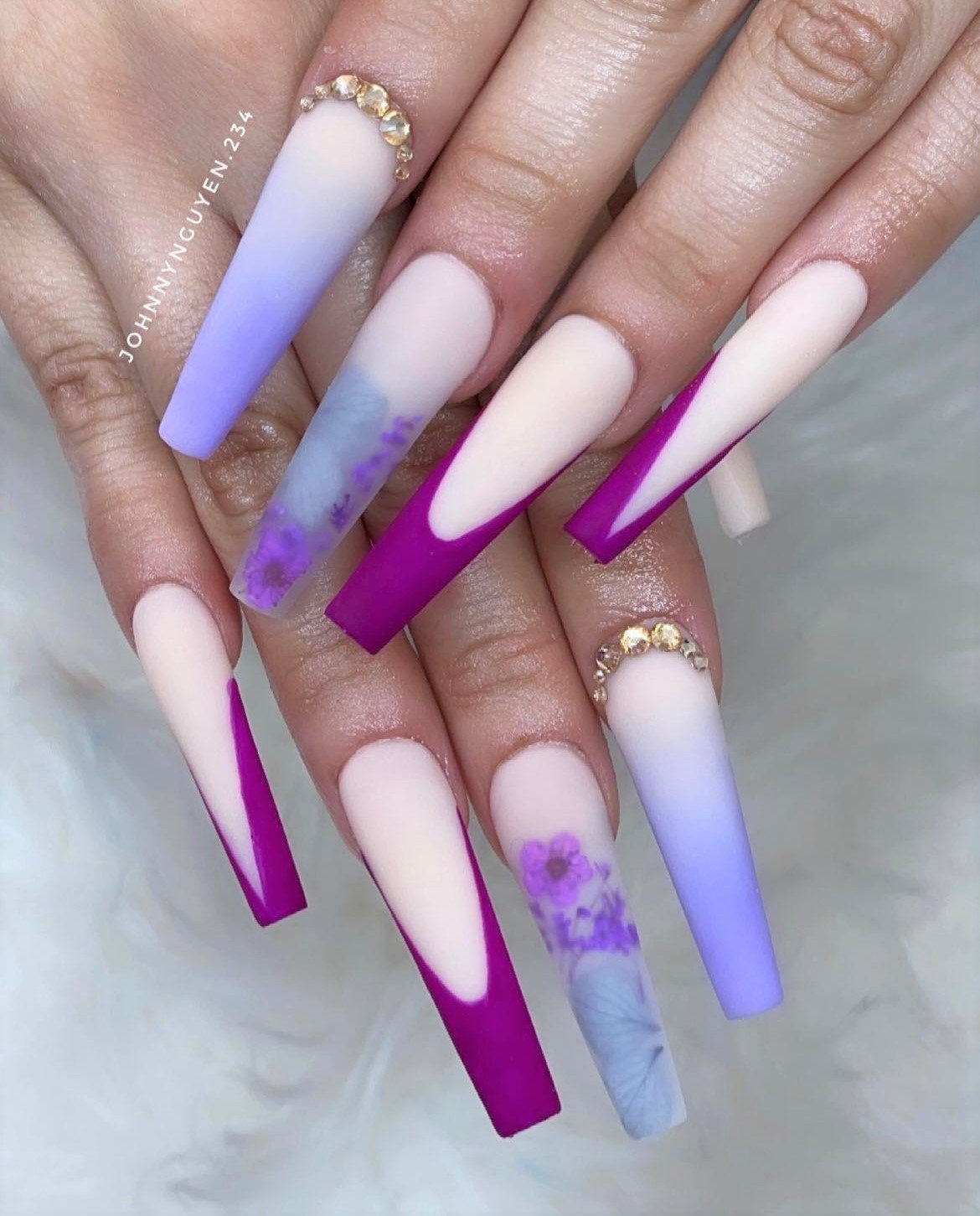 Đá kim cương mặt sau phẳng