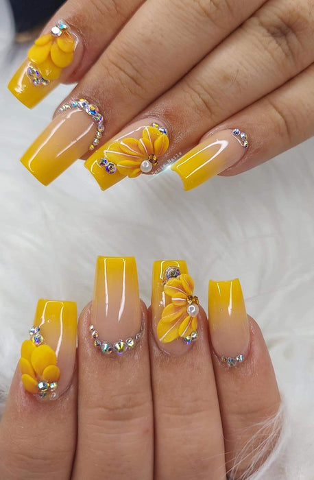 Ayla Saenz | Ombre with 3D sunflower 🌻 #nails #acrylicnails #naildesign  #nailsofinstagram #nebraskanails #cutenails #fashionnails #nailsonfleek  #na... | Instagram