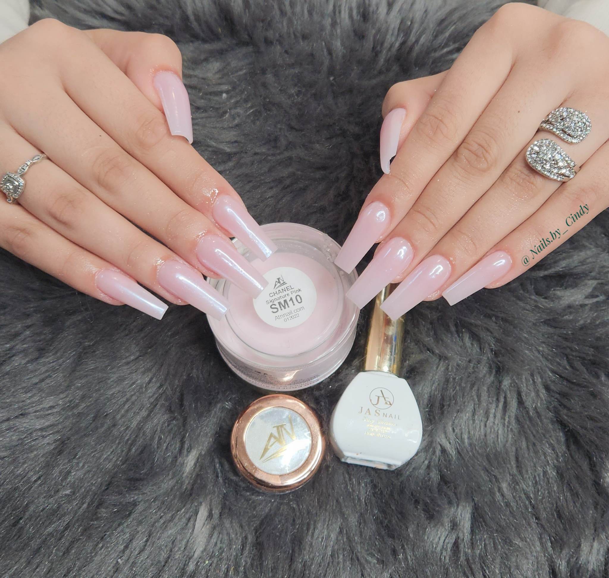 Signature Acrylic Powder – 18 Colors